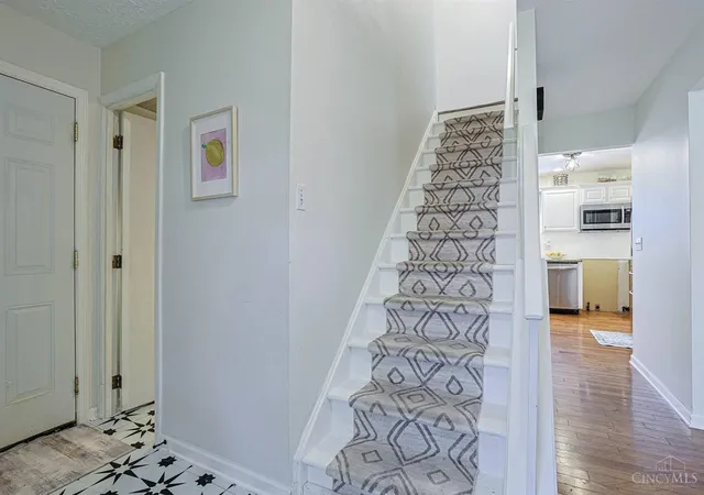 Photo 3 of Single family home for sale at 1732 Fullerton Dr, Springfield Twp., OH 45240 | MLS# 1894991 | Listing updated on 2026-10-23