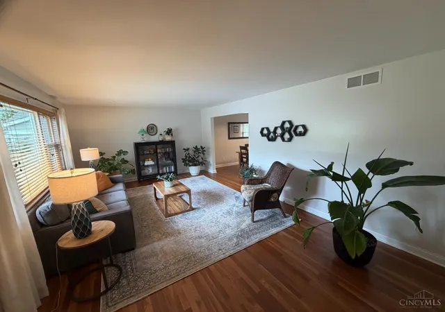 Photo 2 of Sale Pending at 1669 Vaquera Pl, Anderson Twp, OH 45255 | MLS# 1895020 | Listing updated on 2026-10-02