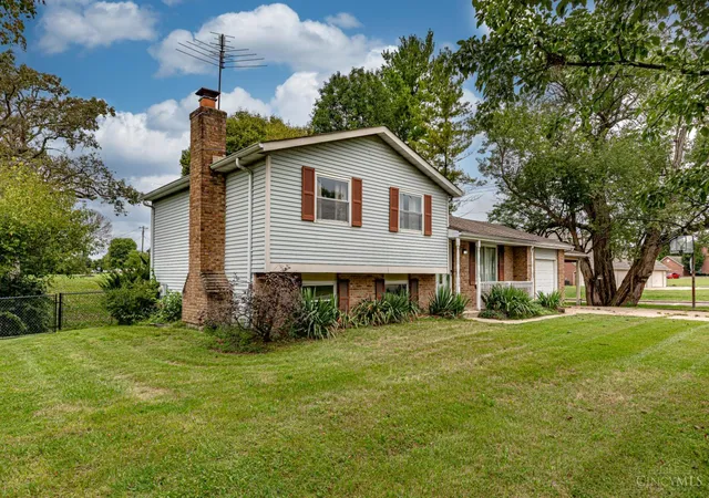Photo 3 of Sale Pending at 200 Westbrook Dr, Harrison, OH 45030 | MLS# 1895022 | Listing updated on 2026-09-25