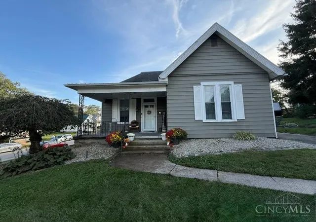 Photo 1 of Single family home for sale at 303 W Pleasant St, Hillsboro, OH 45133 | MLS# 1894771 | Listing updated on 2026-10-05