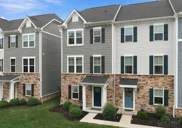 Photo 1 of Townhouse for sale at 5 Wentworth Ln, Deer Park, OH 45236 | MLS# 1895047 | Listing updated on 2026-10-20