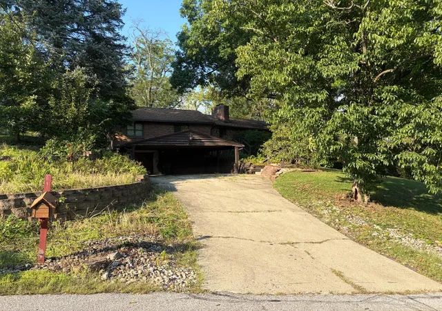 Photo 2 of Single family home for sale at 454 Beechtree Dr, Springfield Twp., OH 45224 | MLS# 1894913 | Listing updated on 2026-10-12