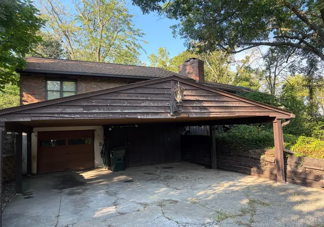 Photo 3 of Single family home for sale at 454 Beechtree Dr, Springfield Twp., OH 45224 | MLS# 1894913 | Listing updated on 2026-10-12