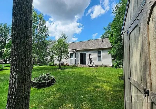 Photo 4 of Single family home for sale at 1567 Apple Tree Dr, Batavia Twp, OH 45102 | MLS# 1895041 | Listing updated on 2026-09-25