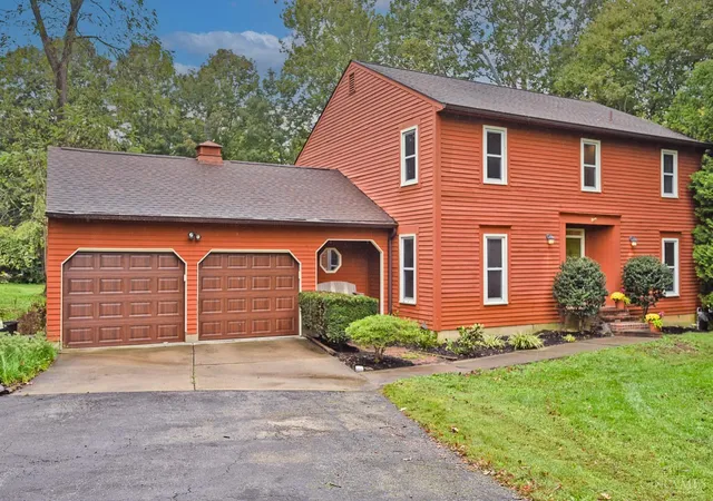 Photo 4 of Sale Pending at 6625 W Knollwood Cir, Miami Twp, OH 45140 | MLS# 1895070 | Listing updated on 2026-10-27
