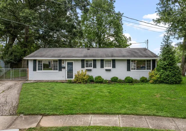 Photo 1 of Single family home for sale at 807 Kenmar Dr, Loveland, OH 45140 | MLS# 1894830 | Listing updated on 2026-10-16