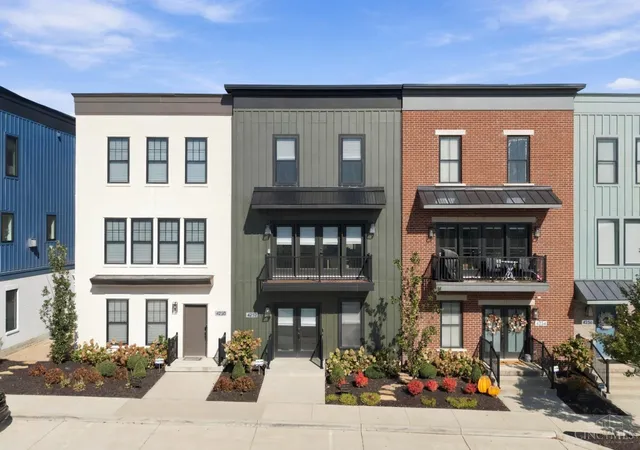 Photo 1 of Townhouse for sale at 4252 Parkview Dr, Blue Ash, OH 45242 | MLS# 1895007 | Listing updated on 2026-10-10