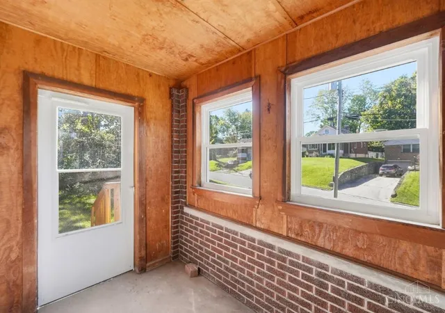 Photo 4 of Single family home for sale at 1318 Woodland Ave, Springfield Twp., OH 45237 | MLS# 1895206 | Listing updated on 2026-10-03