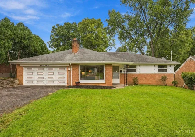 Photo 1 of Single family home for sale at 4384 Yakima Dr, Sycamore Twp, OH 45236 | MLS# 1895207 | Listing updated on 2026-10-15
