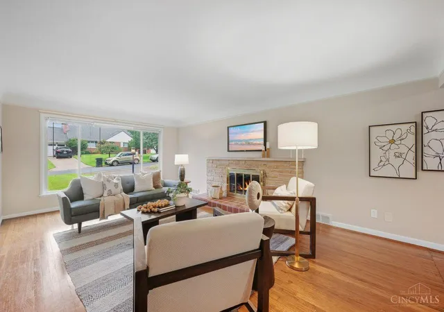 Photo 4 of Single family home for sale at 4384 Yakima Dr, Sycamore Twp, OH 45236 | MLS# 1895207 | Listing updated on 2026-10-23