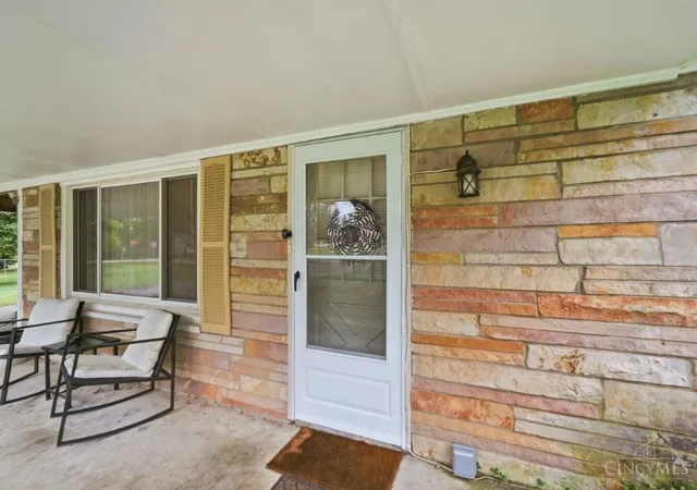 Photo 4 of Sale Pending at 2429 Hibiscus Rd, Deerfield Twp., OH 45140 | MLS# 1895215 | Listing updated on 2026-10-06