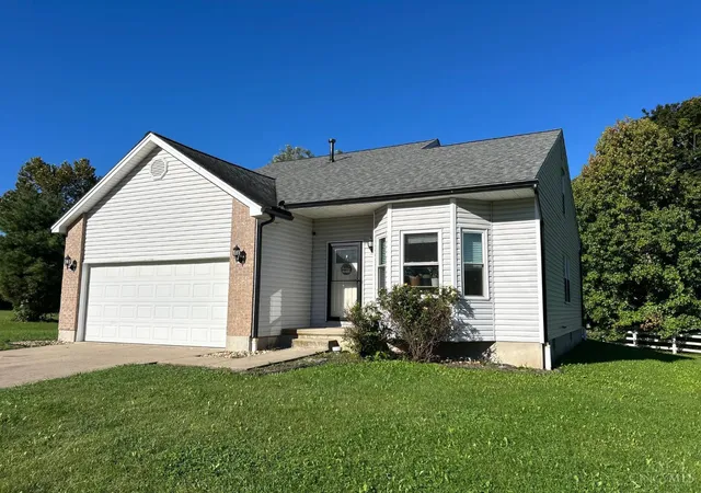 Photo 1 of Single family home for sale at 3903 Pebble Crk Ln, Batavia Twp, OH 45102 | MLS# 1895258 | Listing updated on 2026-10-09