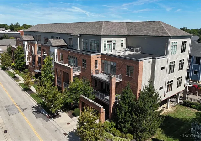 Listing Photo 2 - Condo for sale in building located at 9348 Towne Sq Ave, Blue Ash, OH 45242 - Unit #15
