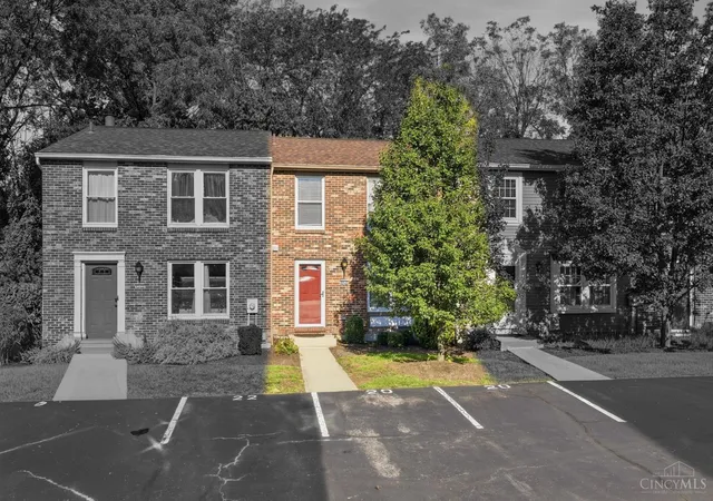 Photo 2 of Townhouse for sale at 8020 Mill Crk Cir, West Chester, OH 45069 | MLS# 1894616 | Listing updated on 2026-10-28