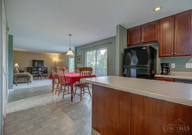 Photo 3 of Sale Pending at 6988 Ruwes Oak Dr, Green Twp, OH 45248 | MLS# 1895324 | Listing updated on 2026-09-29