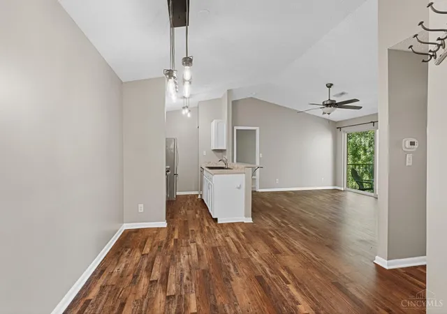 Listing Photo 4 - Condo for sale in building located at 5981 Mdw Creek Dr, Milford, OH 45150 - Unit #10