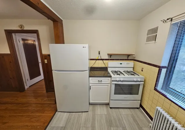 Listing Photo 3 - Condo for sale in building located at 234 Woolper Ave, Cincinnati, OH 45220