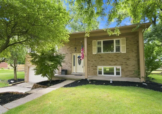 Photo 1 of Single family home for sale at 651 Charlotte Ave, Turtle Creek Twp, OH 45036 | MLS# 1895415 | Listing updated on 2026-10-29