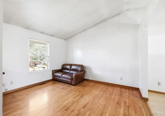Photo 3 of Sale Pending at 11968 7th Avenue, Sycamore Twp, OH 45249 | MLS# 1895418 | Listing updated on 2026-10-08