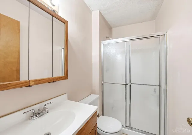 Photo 4 of Sale Pending at 11968 7th Avenue, Sycamore Twp, OH 45249 | MLS# 1895418 | Listing updated on 2026-10-08