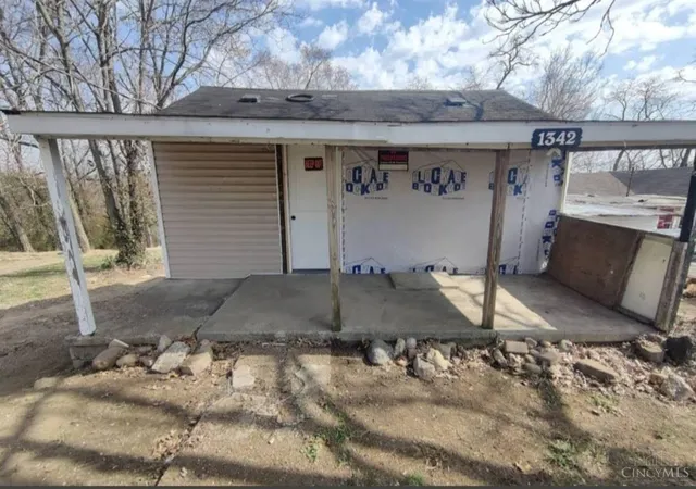 Photo 1 of Single family home for sale at 1342 Grandview Ave, St Clair Twp, OH 45013 | MLS# 1895621 | Listing updated on 2026-09-30