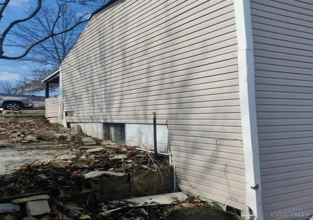 Photo 2 of Single family home for sale at 1342 Grandview Ave, St Clair Twp, OH 45013 | MLS# 1895621 | Listing updated on 2026-09-30