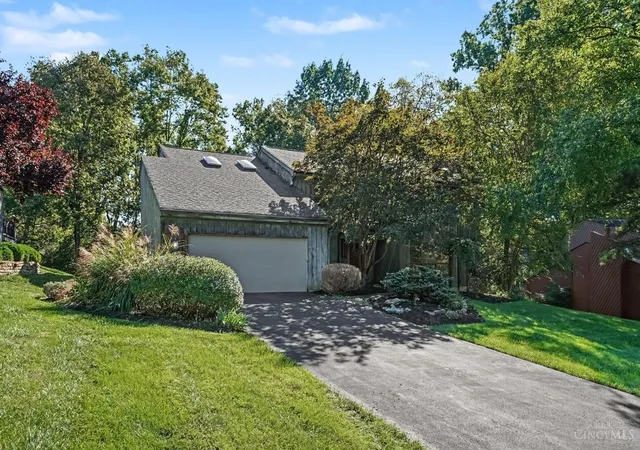 Photo 2 of Sale Pending at 2458 Pond Run Ave, Anderson Twp, OH 45244 | MLS# 1895588 | Listing updated on 2026-10-05