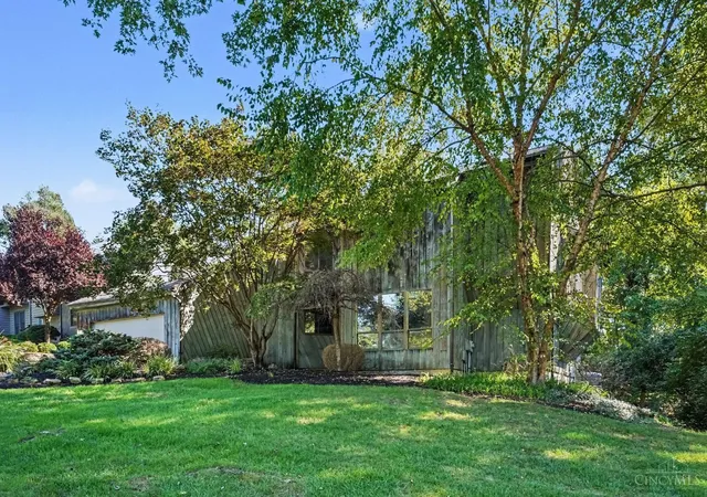 Photo 3 of Sale Pending at 2458 Pond Run Ave, Anderson Twp, OH 45244 | MLS# 1895588 | Listing updated on 2026-10-05