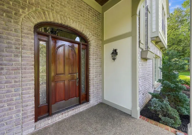 Photo 4 of Single family home for sale at 8575 Sleepy Holw Dr, Indian Hill, OH 45243 | MLS# 1895611 | Listing updated on 2026-10-22