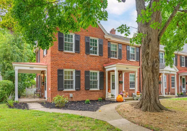 Photo 3 of Sale Pending at 3909 Beech St, Mariemont, OH 45227 | MLS# 1895021 | Listing updated on 2026-10-21