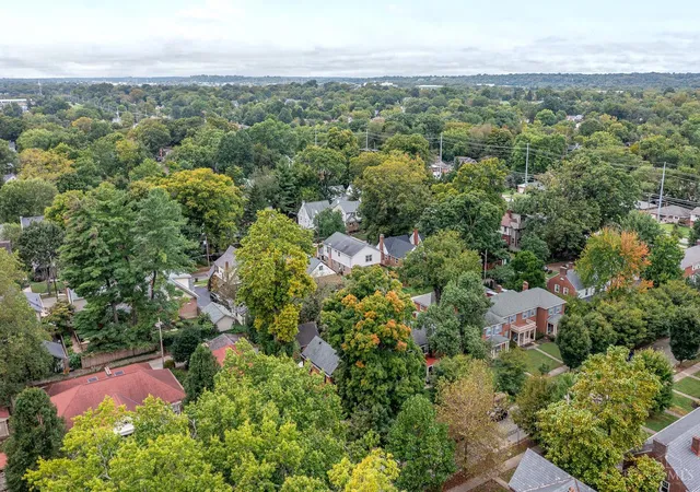 Photo 4 of Sale Pending at 3909 Beech St, Mariemont, OH 45227 | MLS# 1895021 | Listing updated on 2026-10-21