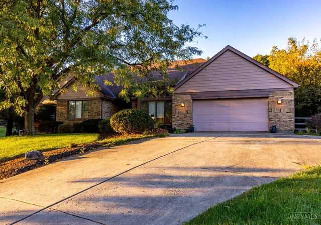 Photo 1 of Single family home for sale at 3600 Fawnrun Dr, Evendale, OH 45241 | MLS# 1895419 | Listing updated on 2026-10-02