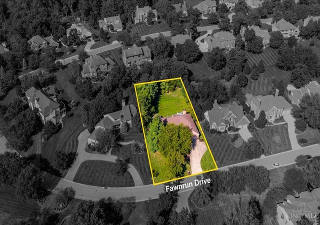 Photo 2 of Single family home for sale at 3600 Fawnrun Dr, Evendale, OH 45241 | MLS# 1895419 | Listing updated on 2026-10-02