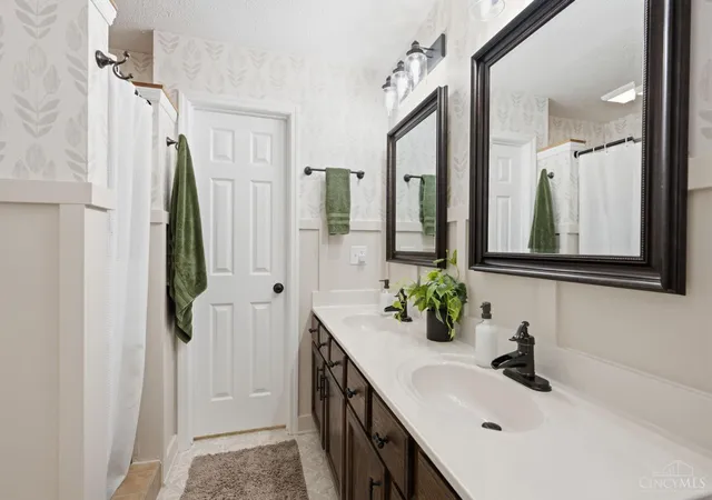 Photo 4 of Sale Pending at 3677 Tanbark Ct, Batavia Twp, OH 45102 | MLS# 1895661 | Listing updated on 2026-10-09