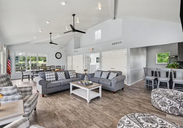 Listing Photo 5 - Condo for sale in building located at 9901 Regatta Dr, Cincinnati, OH 45252 - Unit #205