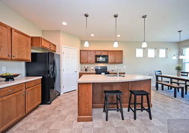 Photo 4 of Single family home for sale at 1006 Chatham Ln, Pierce Twp, OH 45245 | MLS# 1895733 | Listing updated on 2026-10-22