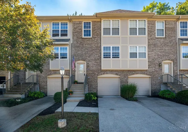 Photo 2 of Townhouse for sale at 6559 Silverfox Dr, Cincinnati, OH 45230 | MLS# 1895695 | Listing updated on 2026-10-10
