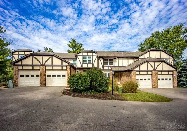 Photo 3 of Townhouse for sale at 6128 Cleves Warsaw Pike, Cincinnati, OH 45233 | MLS# 1895520 | Listing updated on 2026-10-04