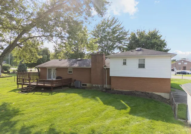 Photo 3 of Single family home for sale at 5696 Liberty Fairfield Rd, Liberty Twp, OH 45011 | MLS# 1892708 | Listing updated on 2026-10-15