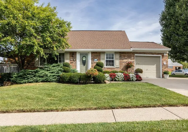 Photo 1 of Sale Pending at 5678 Hollowview Ct, Cincinnati, OH 45233 | MLS# 1895445 | Listing updated on 2026-10-15