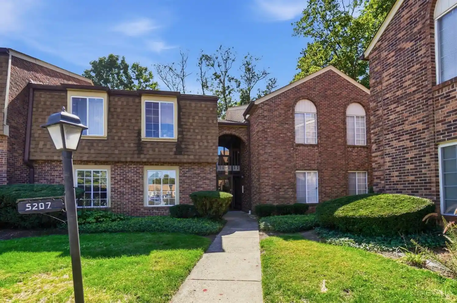 Listing Photo 1 - Condo for sale in 5207 S Eaglesnest Dr located at 5207 S Eaglesnest Dr, Cincinnati, OH 45248 - Unit #83