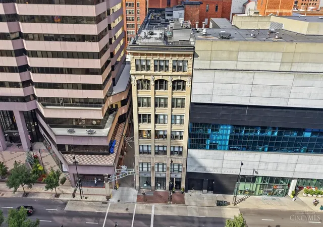 Listing Photo 2 - Condo for sale in building located at 26 E 6Th St, Cincinnati, OH 45202 - Unit #205