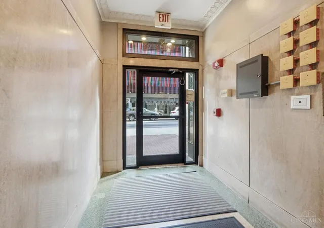 Listing Photo 4 - Condo for sale in building located at 26 E 6Th St, Cincinnati, OH 45202 - Unit #205