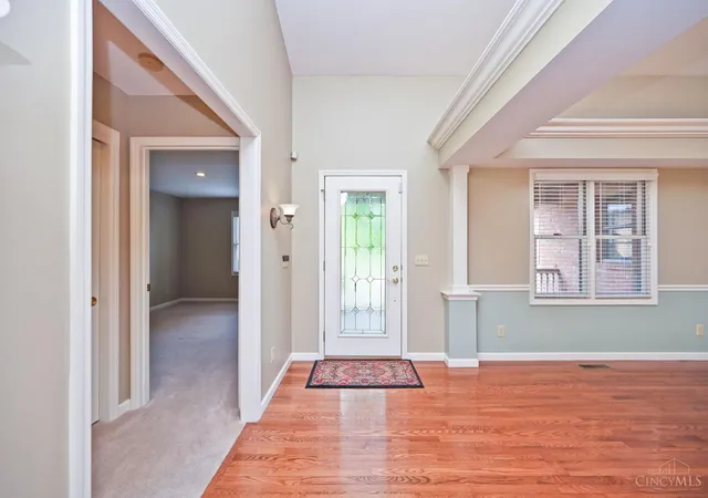 Listing Photo 5 - Condo for sale in building located at 1222 Deerfield Cir, Hamilton, OH 45013