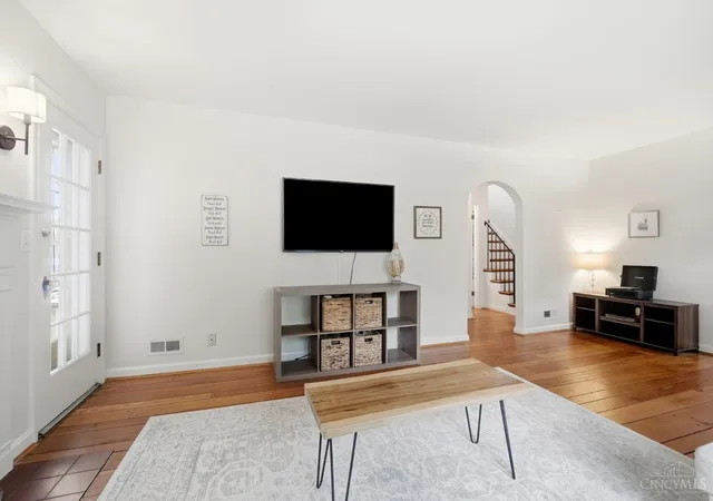 Sale Pending at 3201 Grischy Ln, Cincinnati, OH 45208 | MLS# 1895884 | Listing updated on 2026-10-15