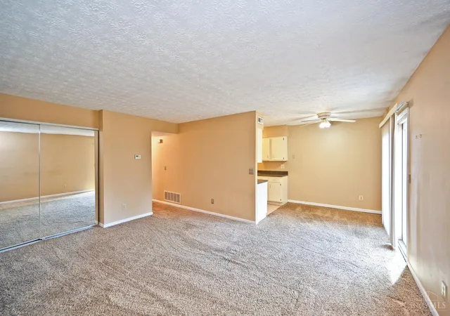 Listing Photo 5 - Condo for sale in building located at 9450 Haddington Ct, Cincinnati, OH 45251