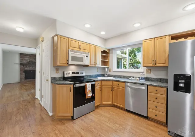 Photo 4 of Single family home for sale at 8576 Bethany Ln, Anderson Twp, OH 45255 | MLS# 1895754 | Listing updated on 2026-10-21