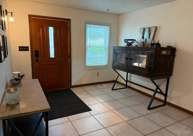 Photo 4 of Sale Pending at 597 Kristine Ln, Franklin, OH 45005 | MLS# 1895978 | Listing updated on 2026-10-20