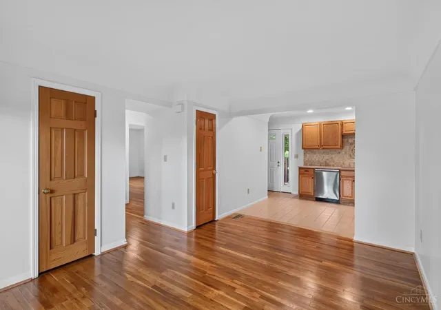 Photo 3 of Condo for sale at 9043 Winton Rd, Springfield Twp., OH 45231 | MLS# 1895786 | Listing updated on 2026-10-05