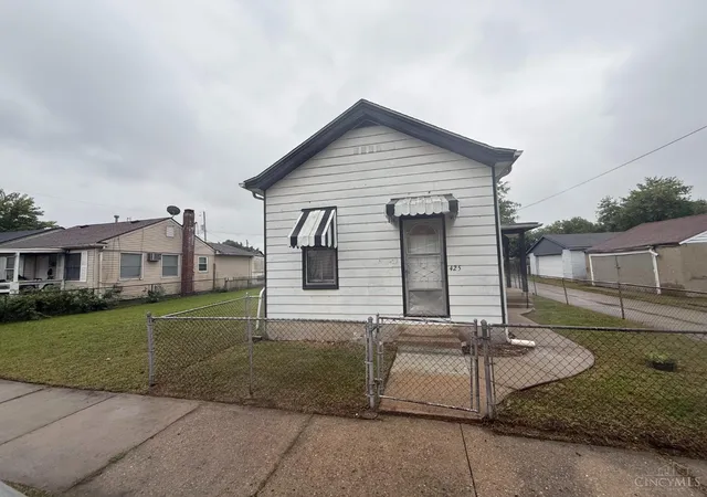 Photo 1 of Single family home for sale at 425 S 13th Street, Hamilton, OH 45011 | MLS# 1896062 | Listing updated on 2026-10-05